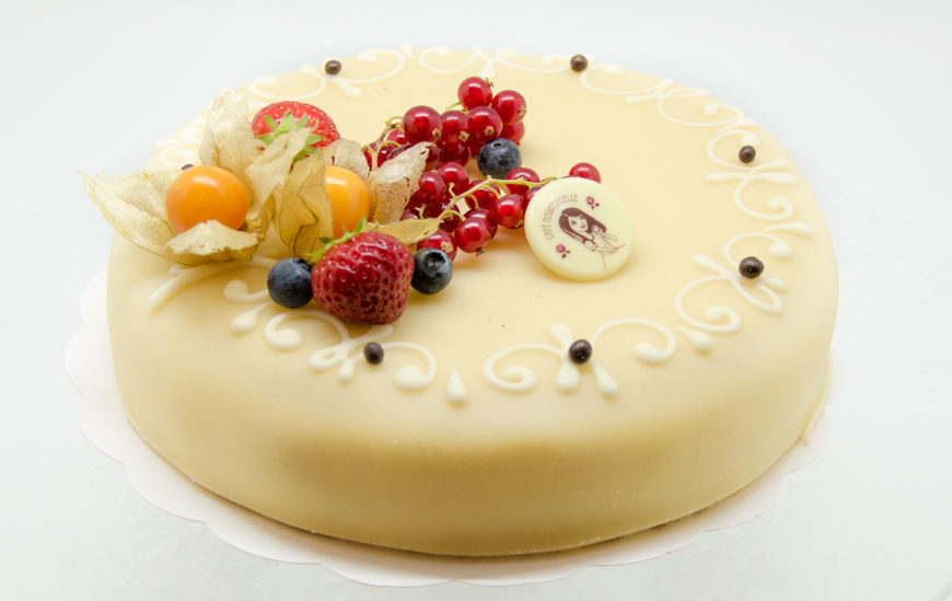 Kohupiima-martsipanitort