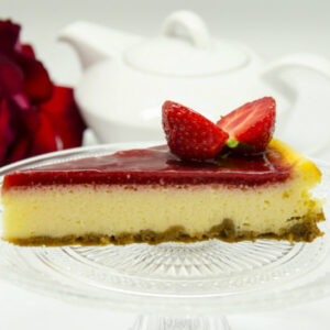 Küpsetatud-juustutort-maasikamelbaga